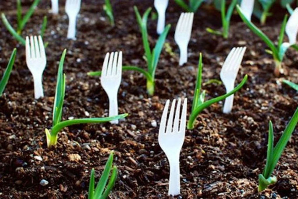 gardening hacks plastic forks