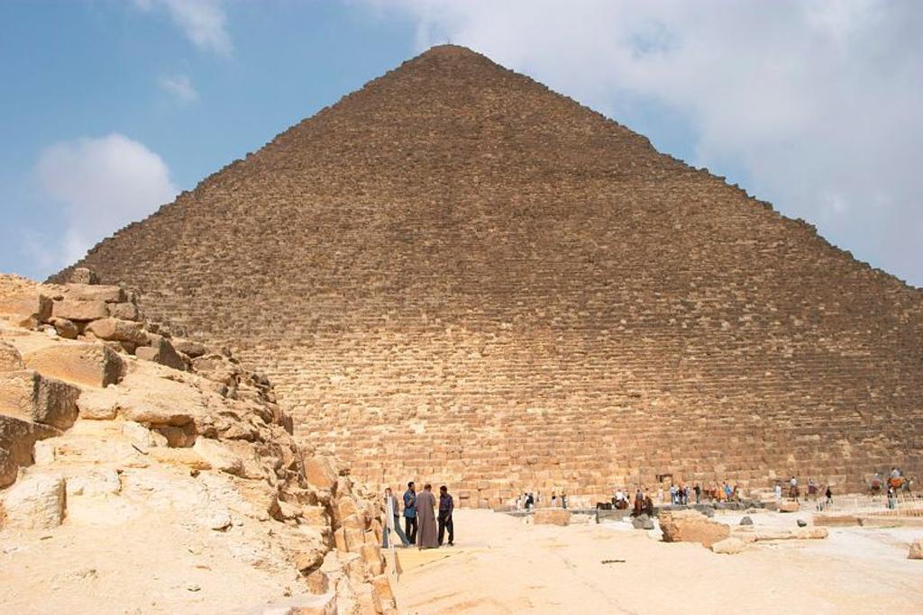 great pyramids egypt giza