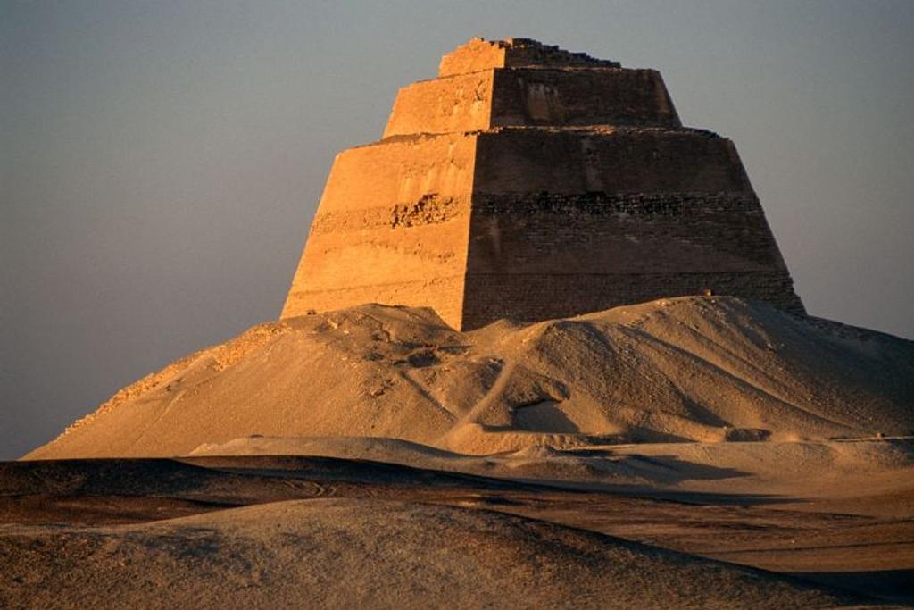 meidum great pyramids egypt 