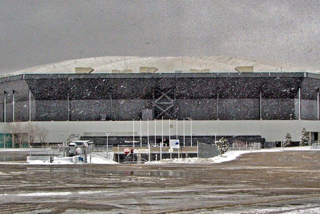 Pontiac Silverdome empty stadiums