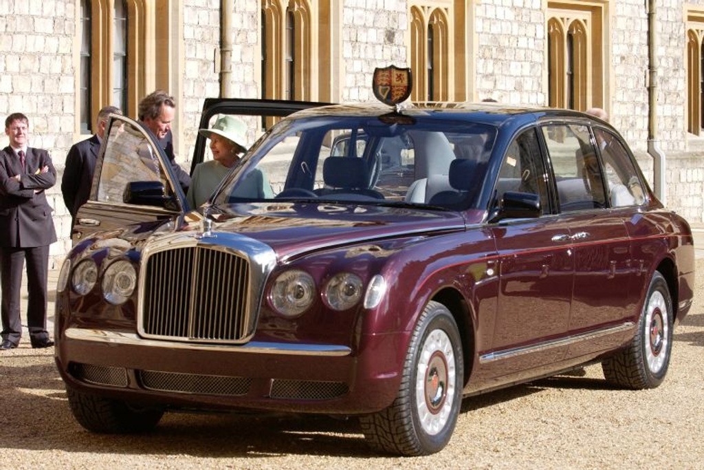 Queen Royal Car Bentley 