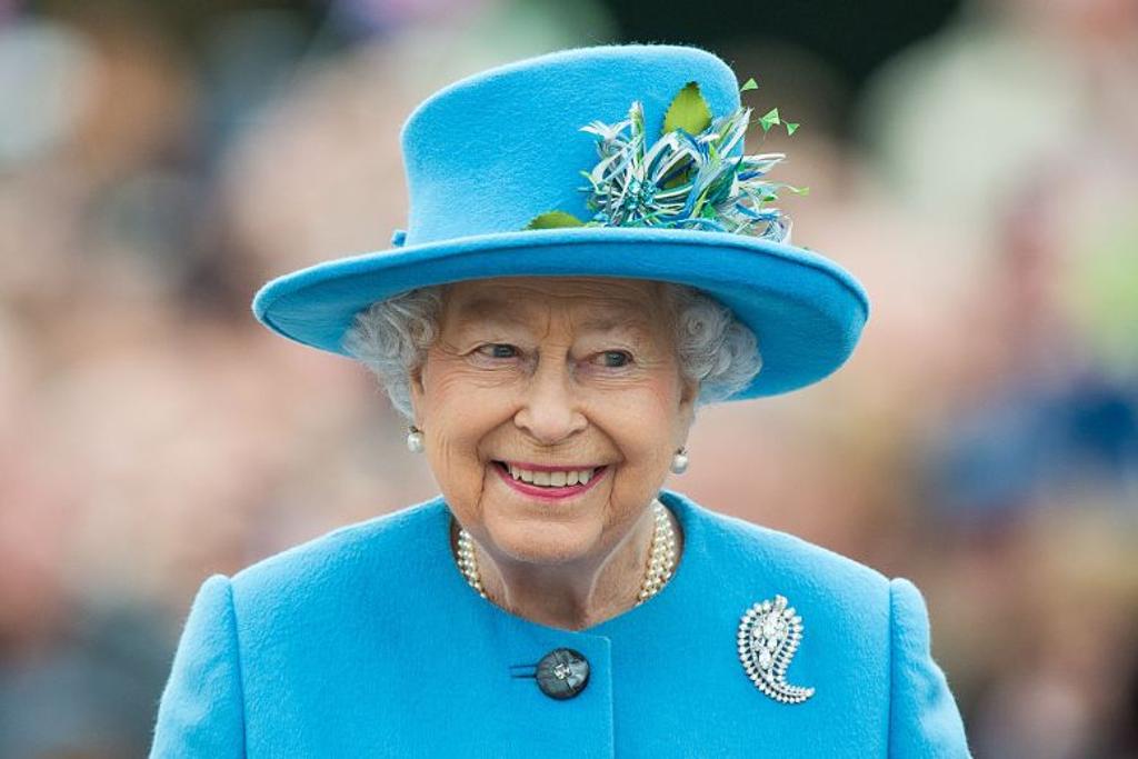 Queen Elizabeth Bright Outfits