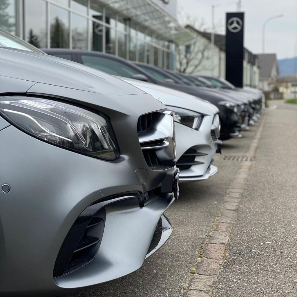 Mercedes Benz Car Dealership