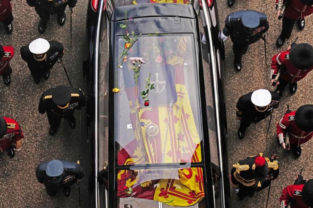 royal funeral coffin service